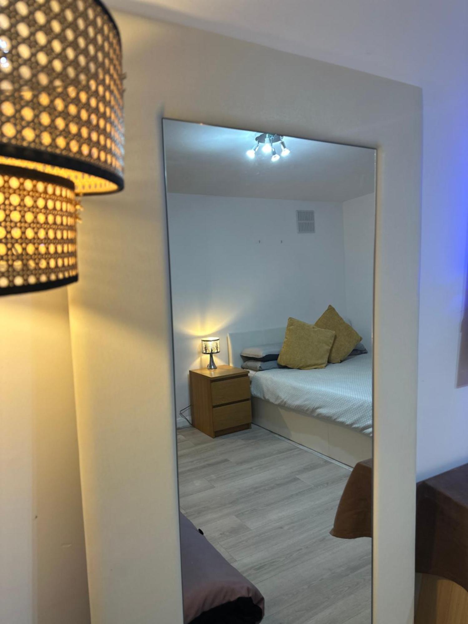 Stylish Studio Flat - Watford Junction - Harry Potter 外观 照片