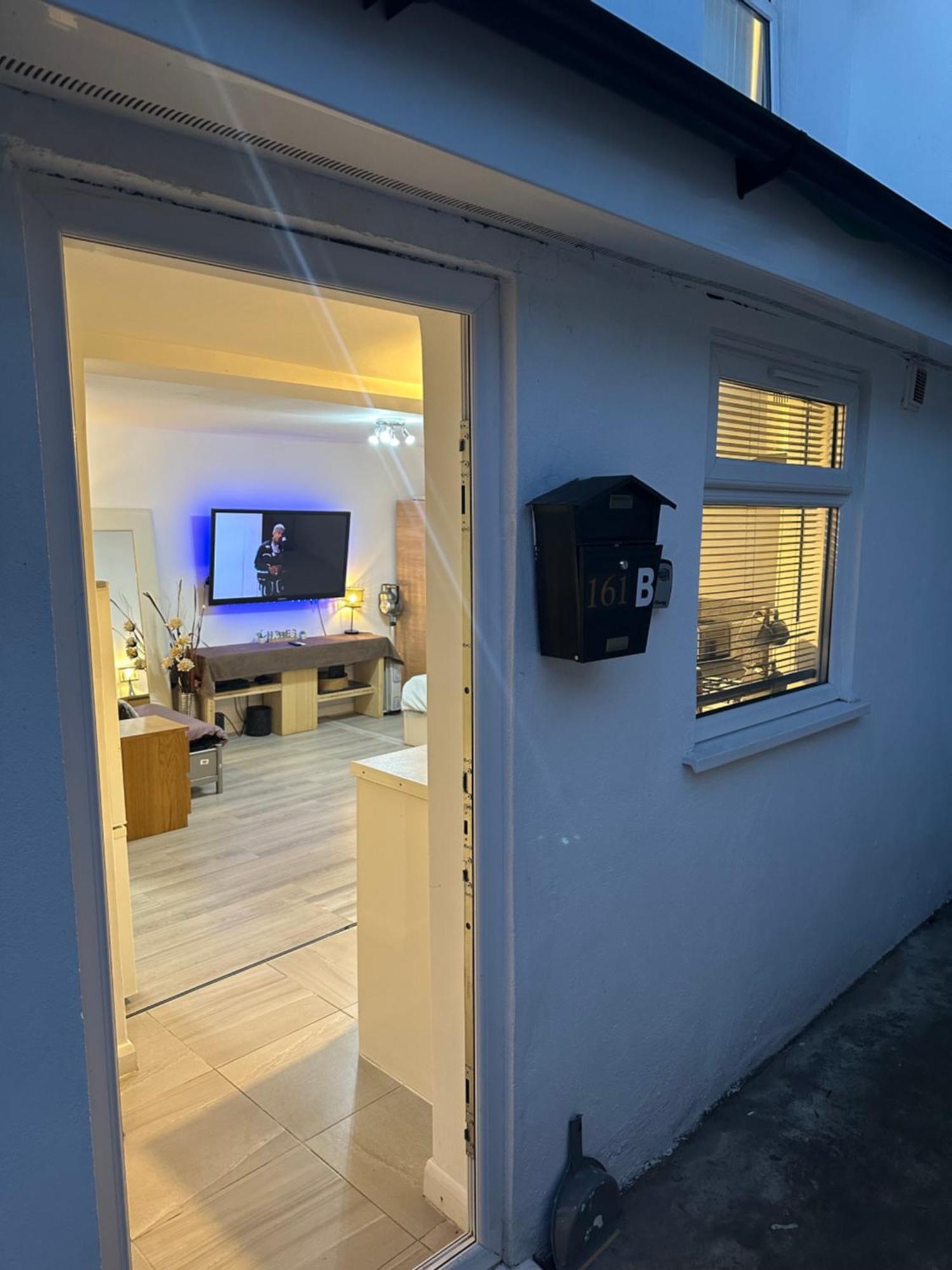 Stylish Studio Flat - Watford Junction - Harry Potter 外观 照片