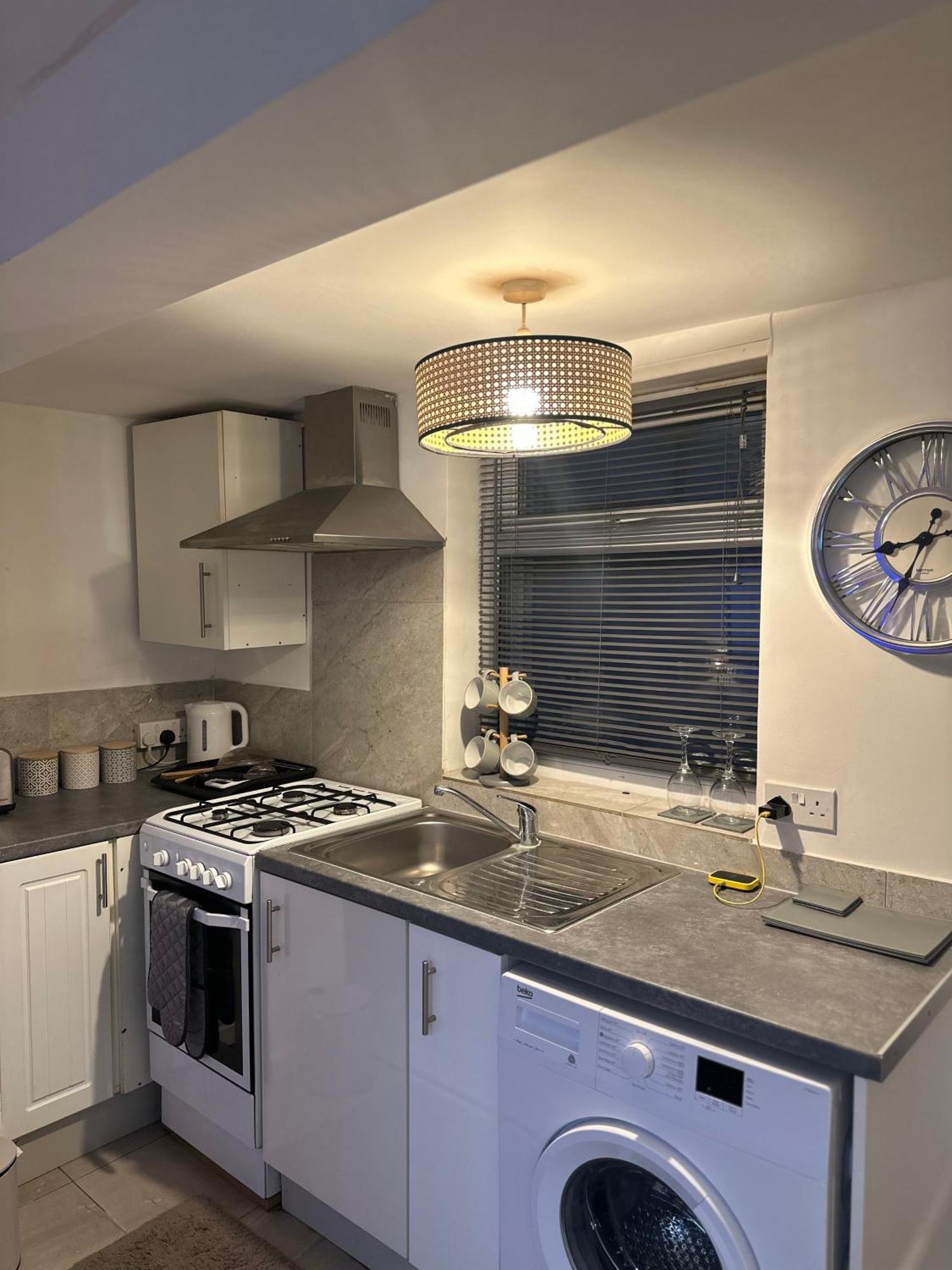 Stylish Studio Flat - Watford Junction - Harry Potter 外观 照片